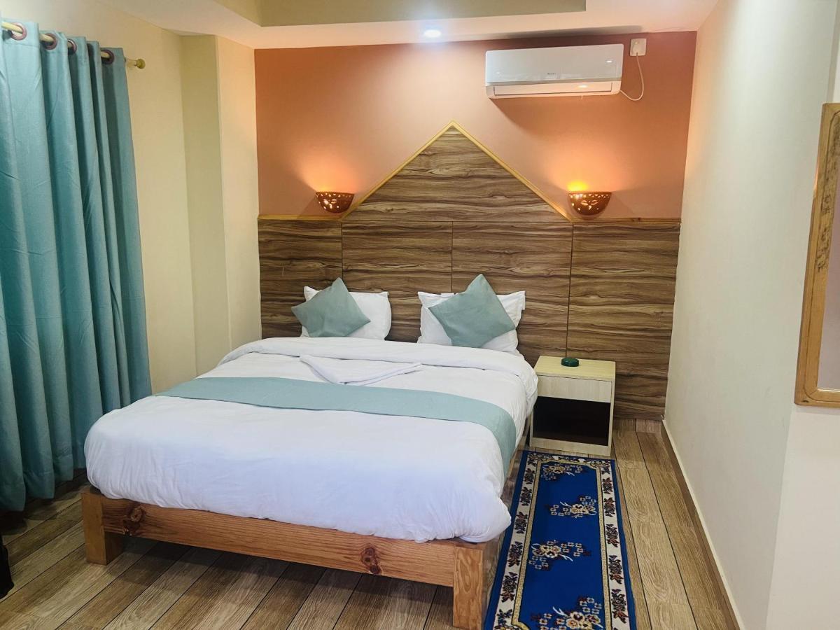 Hotel Olympus Покхара Экстерьер фото